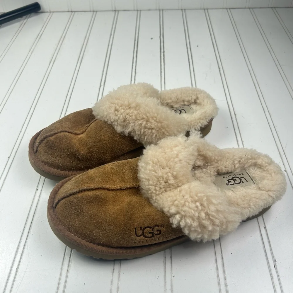UGG Scuffette 2 Chesnut Slip On Slippers Girls Size 3